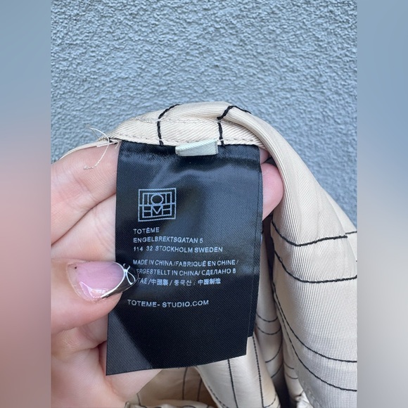 Toteme Monogram Pull-On Silk Shorts Ivory - Picture 5 of 8